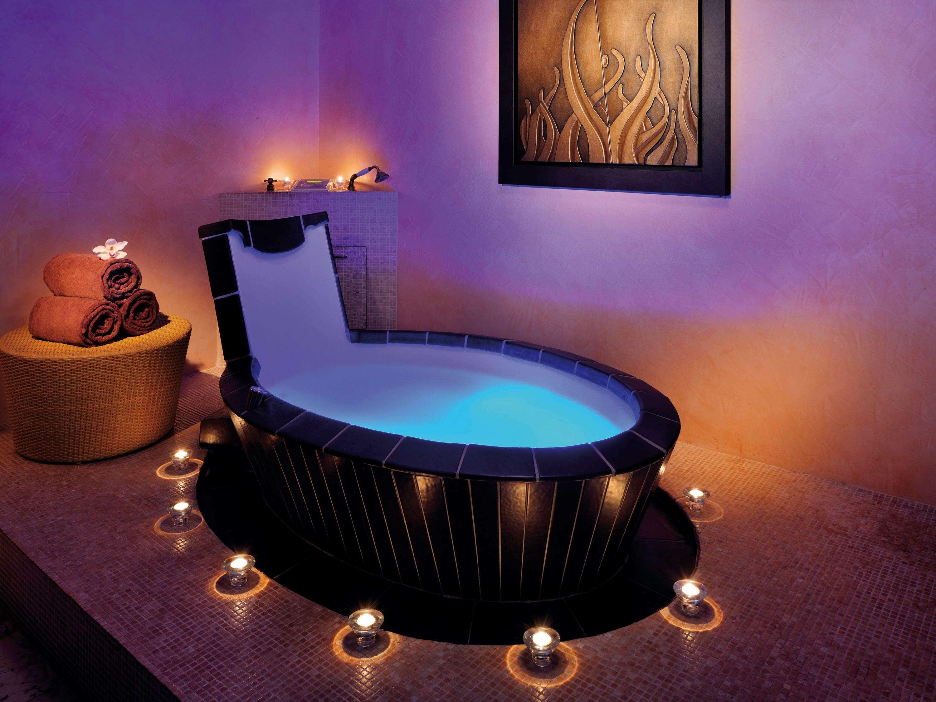 Moevenpick Hotel & Resort Al Bida'A Salmiya Ngoại thất bức ảnh A whirlpool bathtub