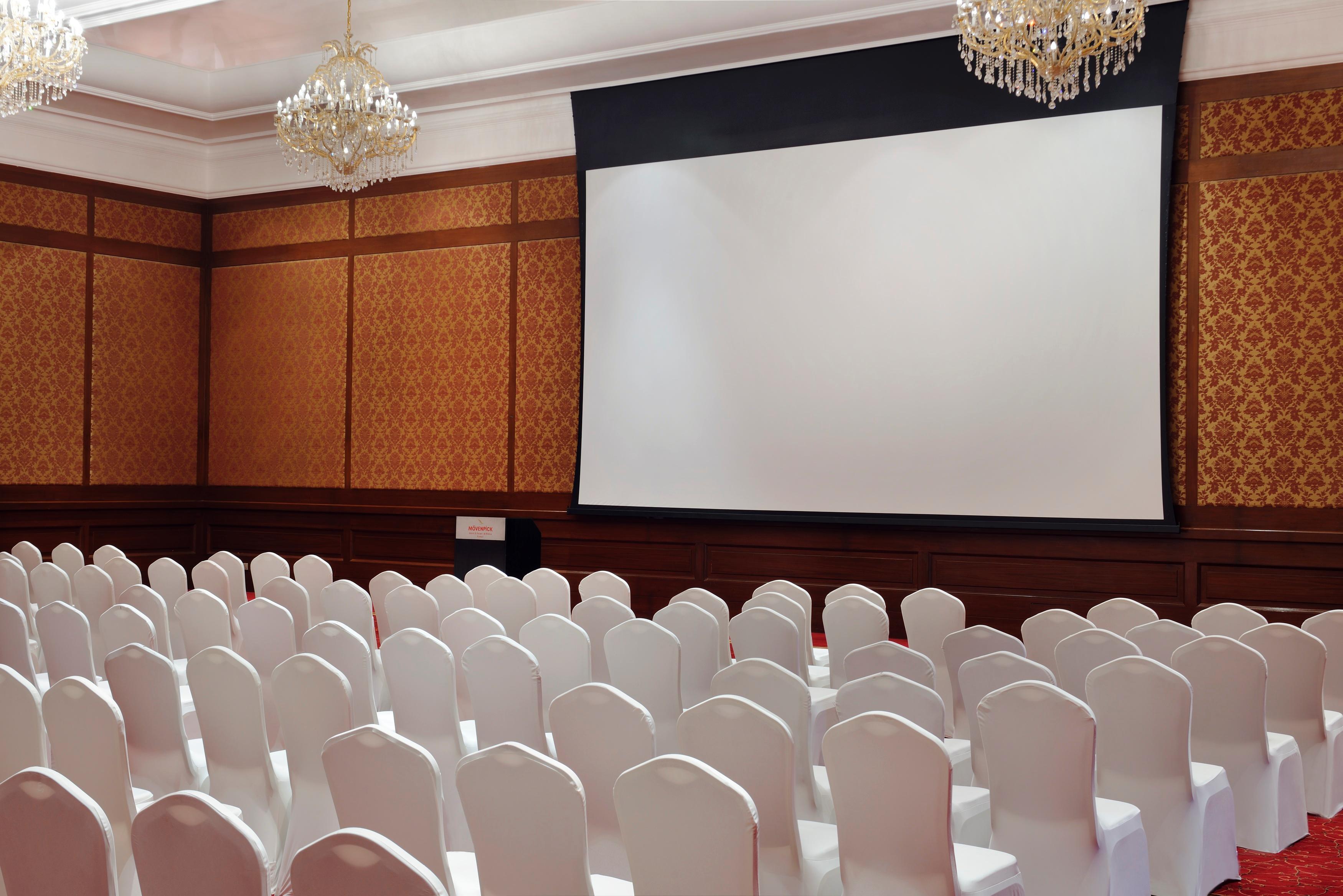Moevenpick Hotel & Resort Al Bida'A Salmiya Ngoại thất bức ảnh A projection screen in a conference room