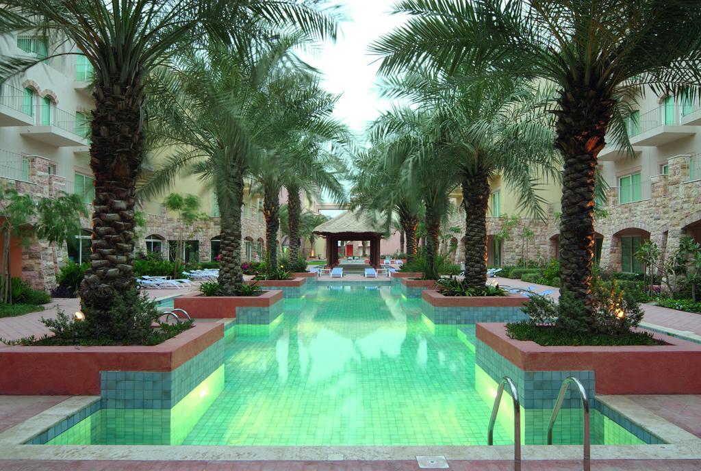 Moevenpick Hotel & Resort Al Bida'A Salmiya Ngoại thất bức ảnh The pool at the Royal Mirage