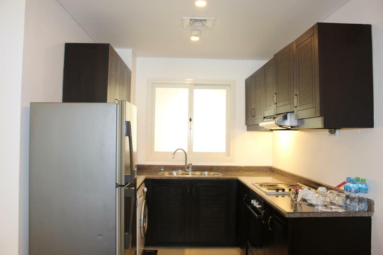 Moevenpick Hotel & Resort Al Bida'A Salmiya Ngoại thất bức ảnh A typical kitchen in a residential apartment